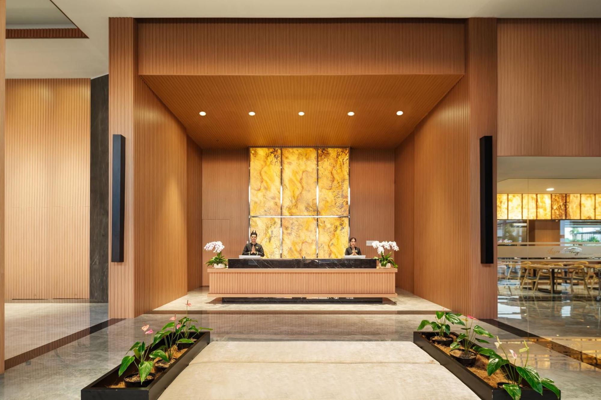 Hotel Santika Blitar Экстерьер фото