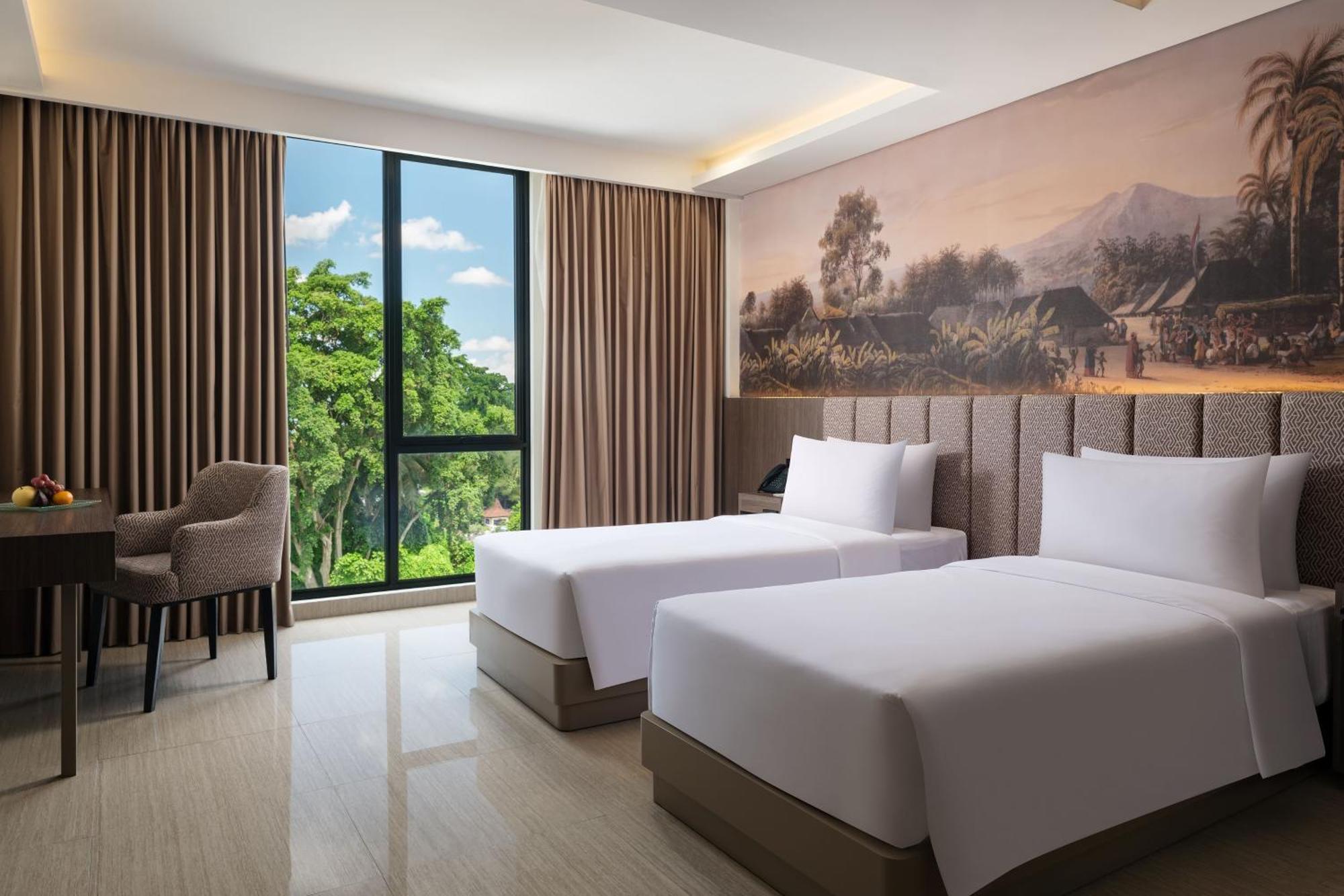 Hotel Santika Blitar Экстерьер фото