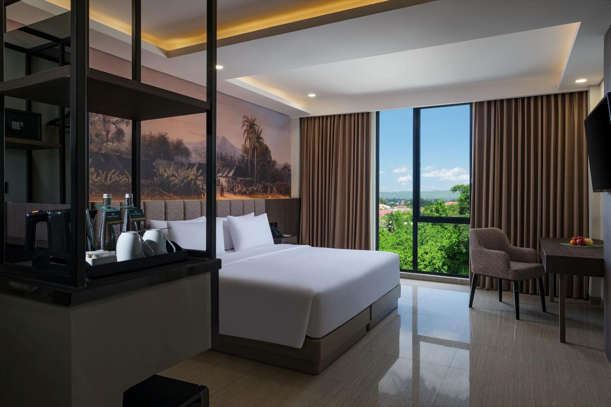 Hotel Santika Blitar Экстерьер фото